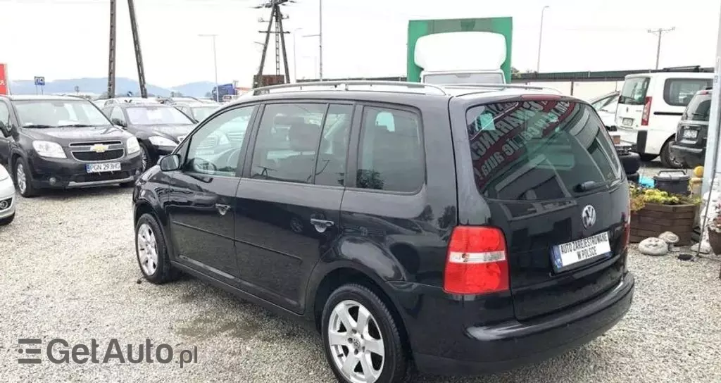 VOLKSWAGEN Touran 