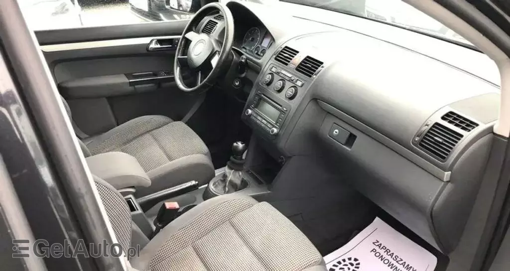 VOLKSWAGEN Touran 