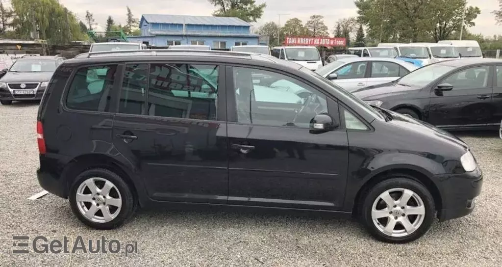 VOLKSWAGEN Touran 