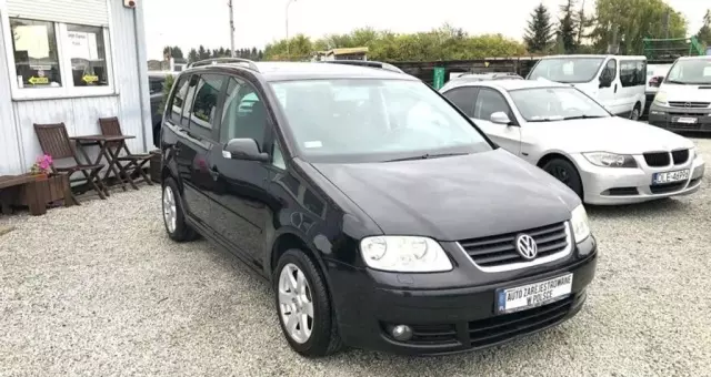 VOLKSWAGEN Touran 