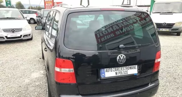 VOLKSWAGEN Touran 