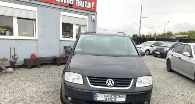 VOLKSWAGEN Touran 