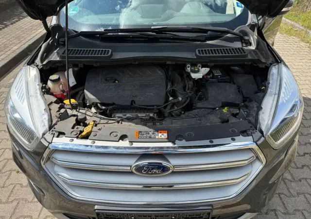 FORD Kuga 1.5 EcoBoost 2x4 Cool & Connect