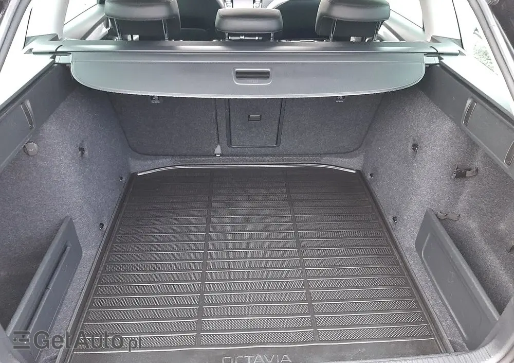 SKODA Octavia Combi 1.6 TDI Green tec DSG Solution