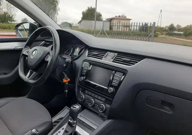 SKODA Octavia Combi 1.6 TDI Green tec DSG Solution