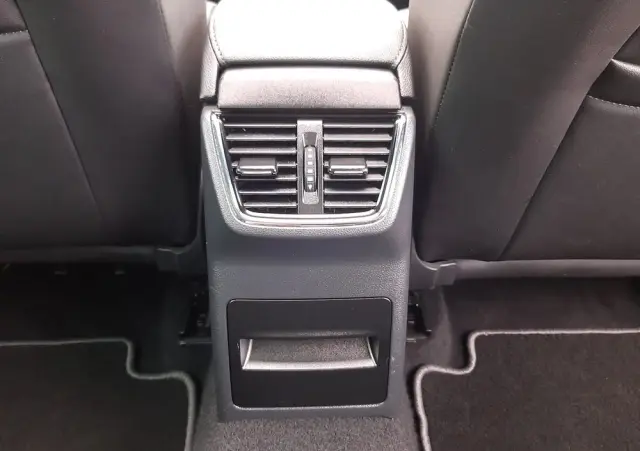 SKODA Octavia Combi 1.6 TDI Green tec DSG Solution