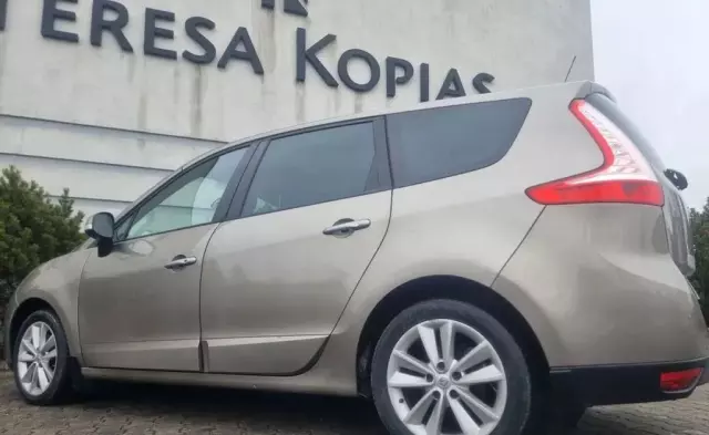 RENAULT Scenic 
