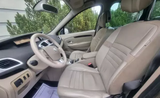 RENAULT Scenic 