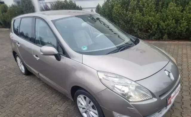 RENAULT Scenic 