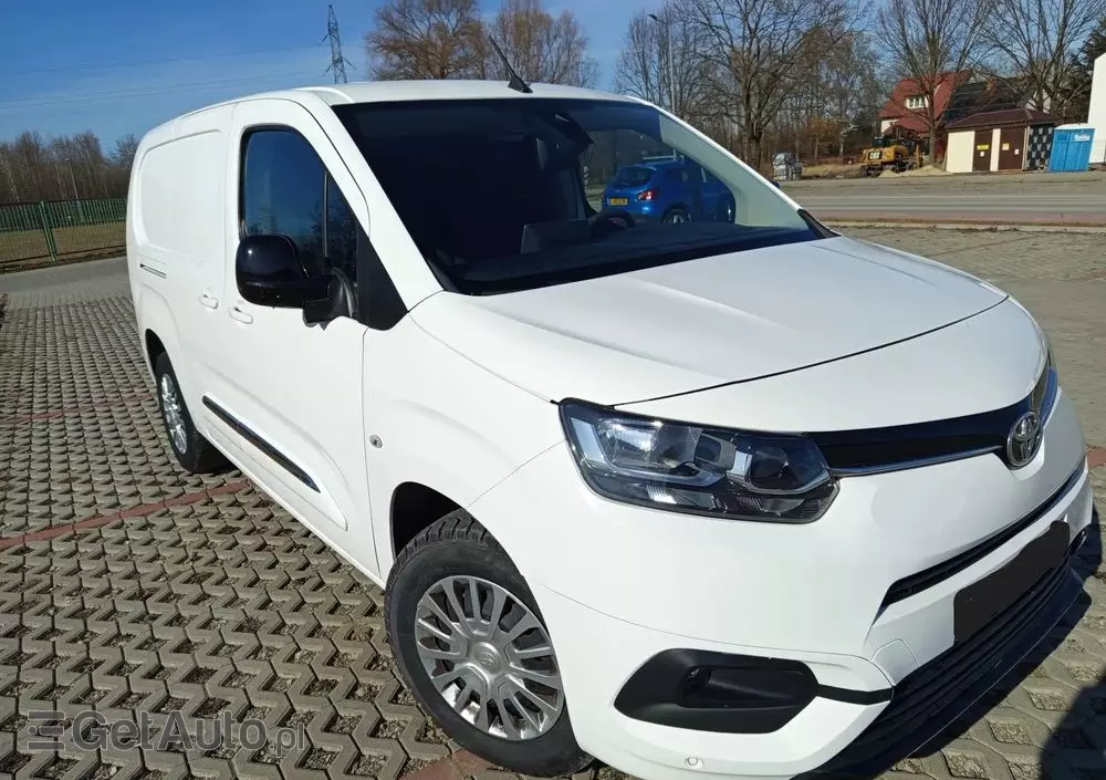 TOYOTA Proace 