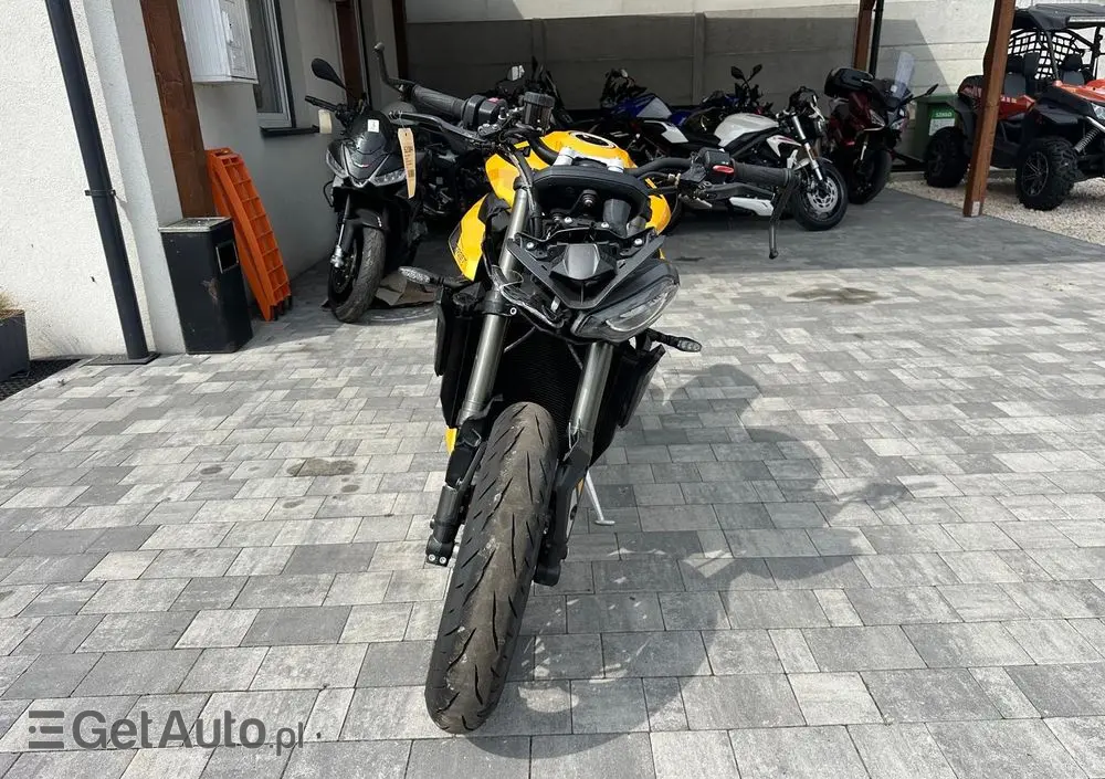 TRIUMPH Street Triple 