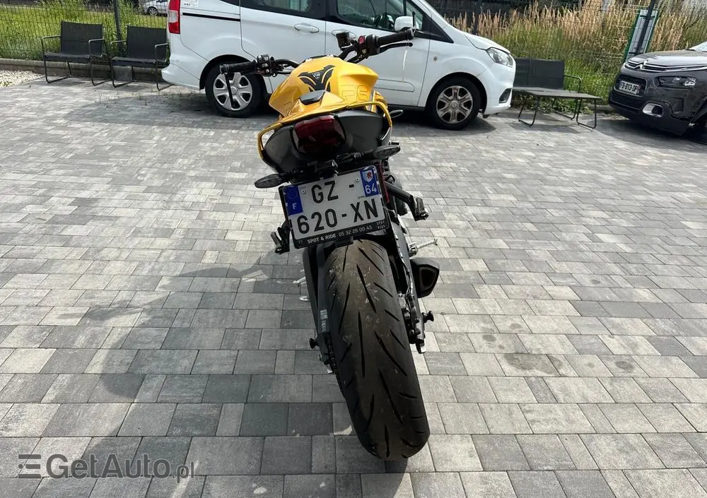 TRIUMPH Street Triple 