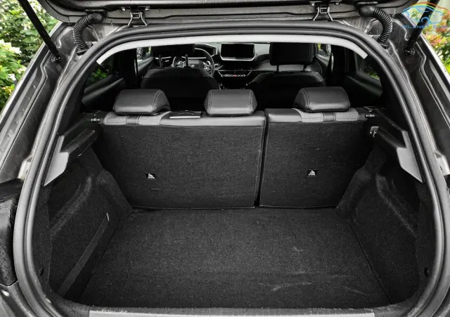 PEUGEOT 208 PureTech 100 EAT8 Active Pack