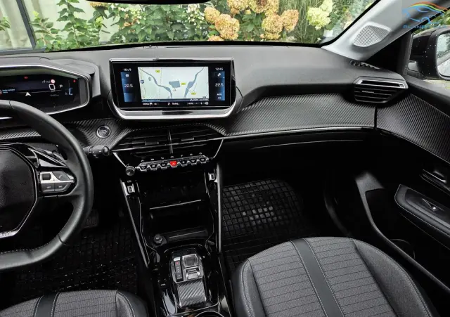 PEUGEOT 208 PureTech 100 EAT8 Active Pack