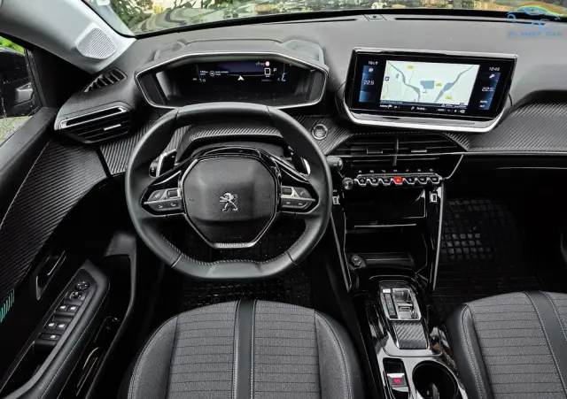 PEUGEOT 208 PureTech 100 EAT8 Active Pack