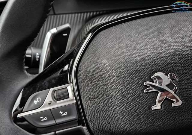 PEUGEOT 208 PureTech 100 EAT8 Active Pack