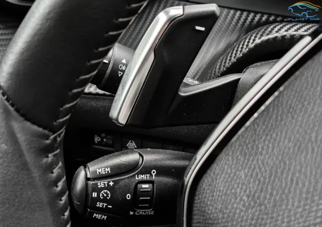 PEUGEOT 208 PureTech 100 EAT8 Active Pack