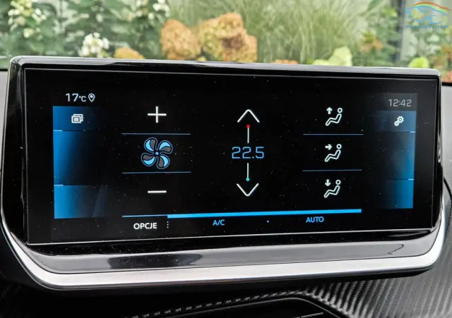 PEUGEOT 208 PureTech 100 EAT8 Active Pack