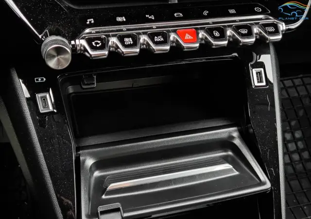 PEUGEOT 208 PureTech 100 EAT8 Active Pack