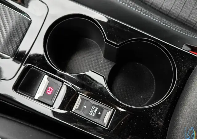 PEUGEOT 208 PureTech 100 EAT8 Active Pack