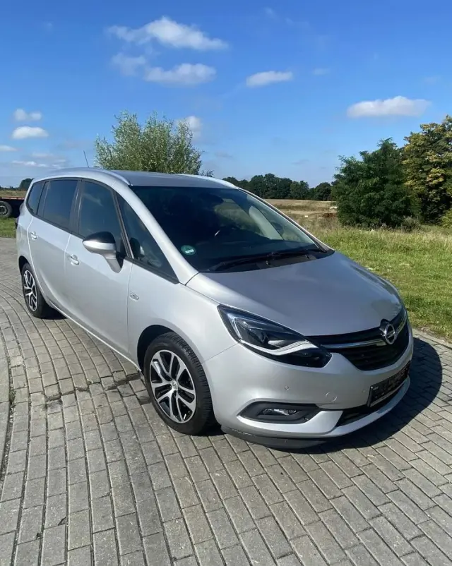OPEL Zafira 
