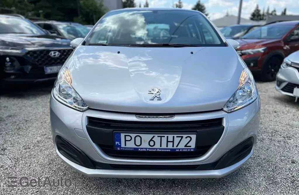 PEUGEOT 208 