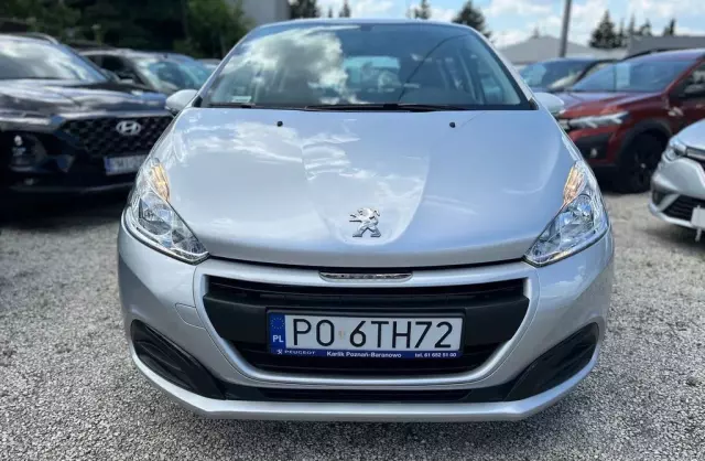 PEUGEOT 208 