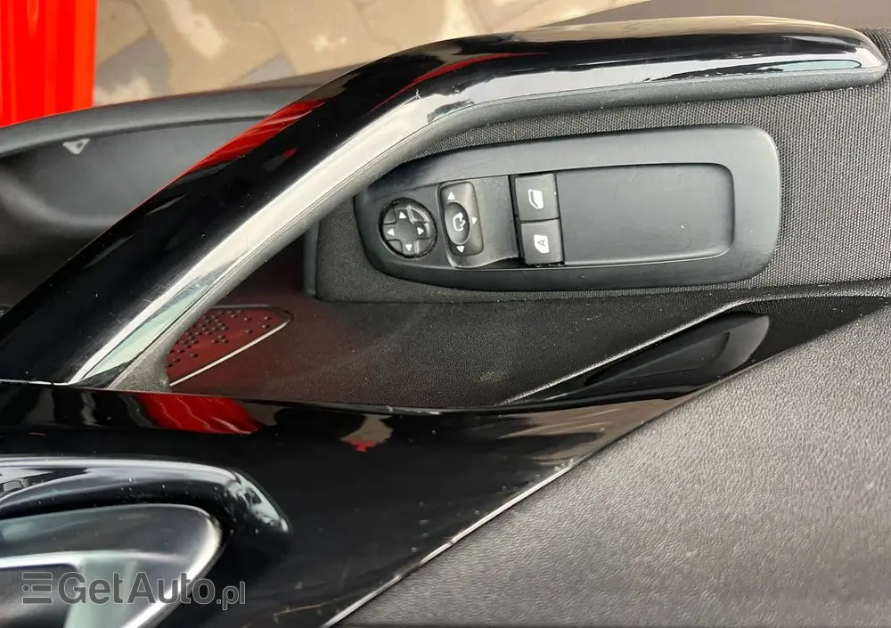 PEUGEOT 208 PureTech 110 Stop & Start EAT6 Allure