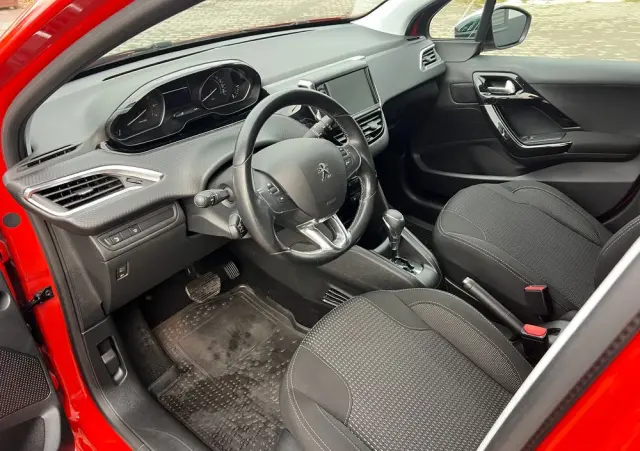 PEUGEOT 208 PureTech 110 Stop & Start EAT6 Allure