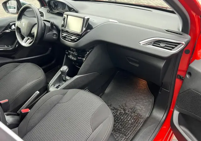 PEUGEOT 208 PureTech 110 Stop & Start EAT6 Allure