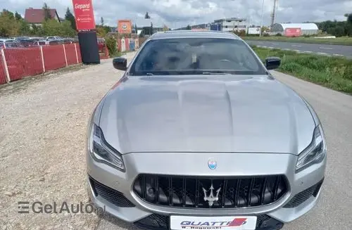 MASERATI Quattroporte 