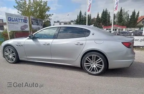 MASERATI Quattroporte 