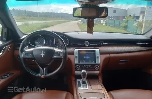 MASERATI Quattroporte 