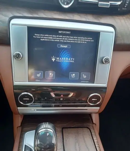 MASERATI Quattroporte 