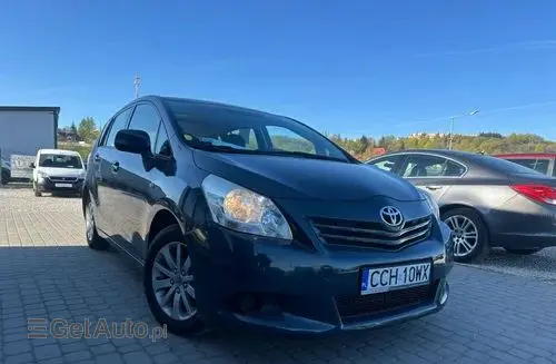 TOYOTA Verso 
