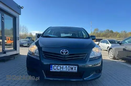 TOYOTA Verso 