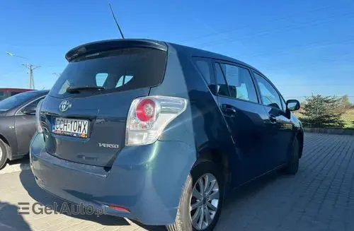 TOYOTA Verso 