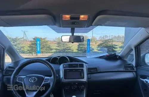 TOYOTA Verso 