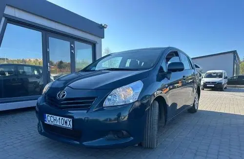 TOYOTA Verso 