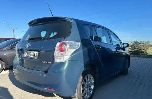 TOYOTA Verso 