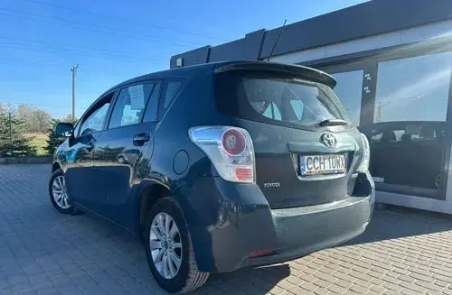 TOYOTA Verso 