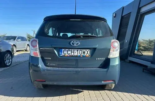 TOYOTA Verso 