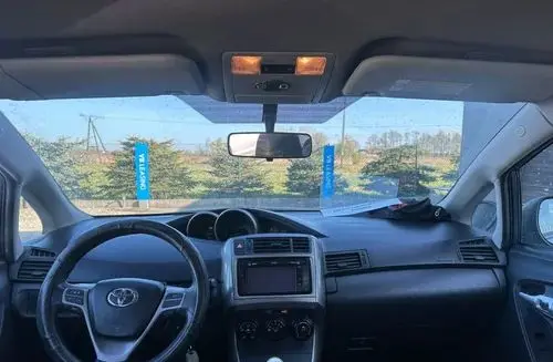TOYOTA Verso 