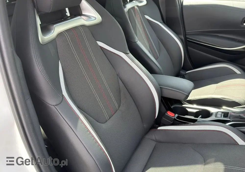 TOYOTA Corolla 2.0 Hybrid GR Sport