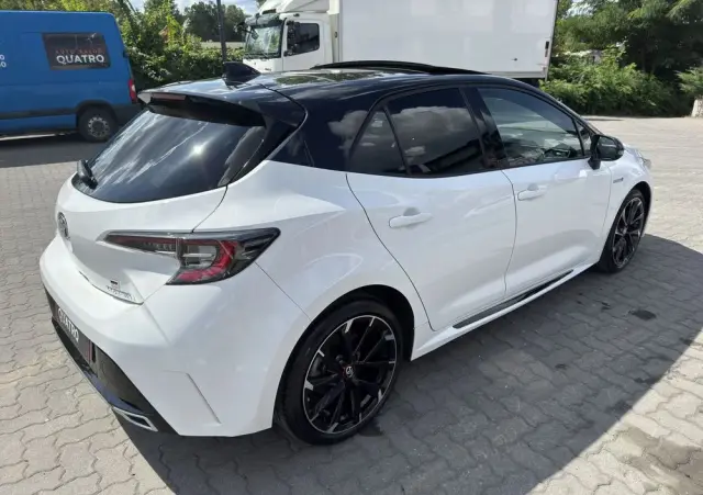TOYOTA Corolla 2.0 Hybrid GR Sport
