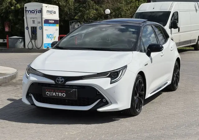 TOYOTA Corolla 2.0 Hybrid GR Sport