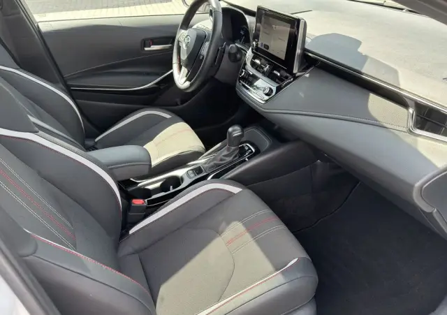 TOYOTA Corolla 2.0 Hybrid GR Sport