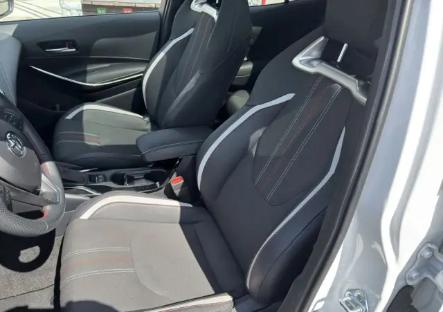 TOYOTA Corolla 2.0 Hybrid GR Sport