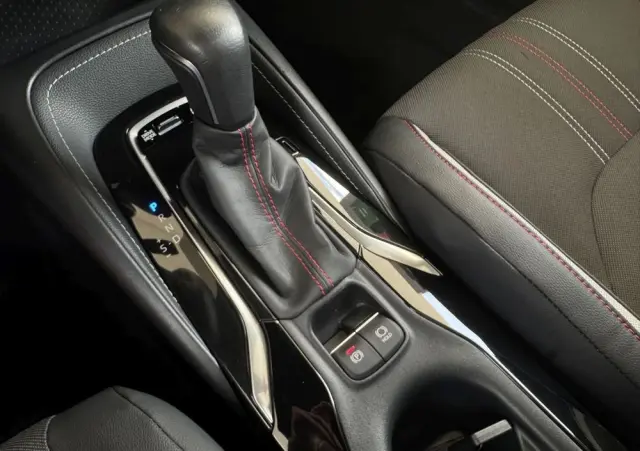 TOYOTA Corolla 2.0 Hybrid GR Sport