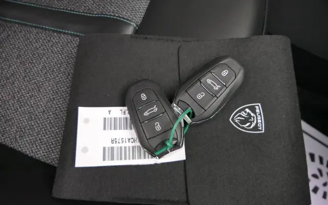 PEUGEOT 308 1.2 PureTech Allure S&S